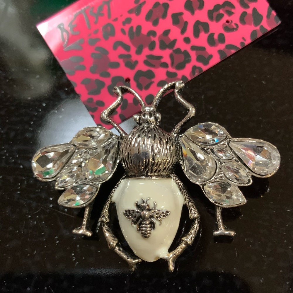 Betsey Johnson Bee Brooch Pin Rhinestones Silver Tone #N521